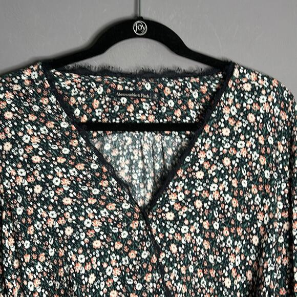 Abercrombie & Fitch Green and Pink Floral Long Sleeve Wrap Blouse Lace Trim Sz S - Picture 2 of 8